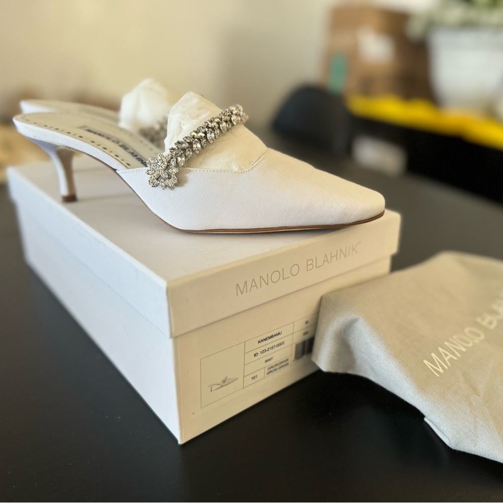 Manolo Blahnik ‘KANEMBAMU’ White Embellished Women's Mules